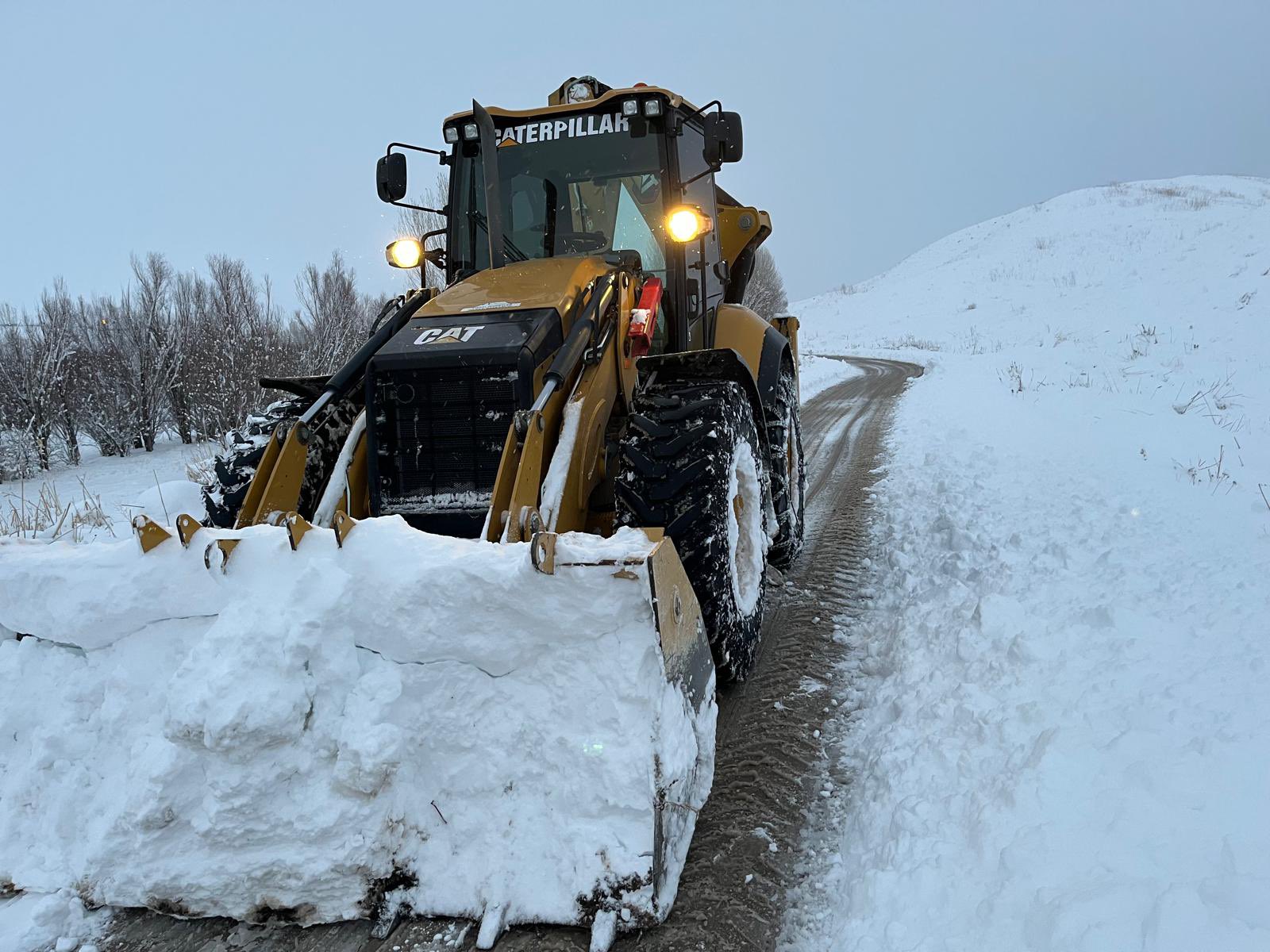 Van’da Karla Mücadele: 24 Saatte 278 Yerleşim Yerinin Yolu Açıldı